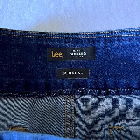 Sculpting Slim Leg Mid Rise Pull on Jeans Women 8 - Picture 3 of 6